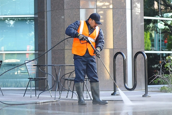 Commercial Pressure Washing
