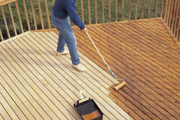 Wooded Deck Staining and Sealing